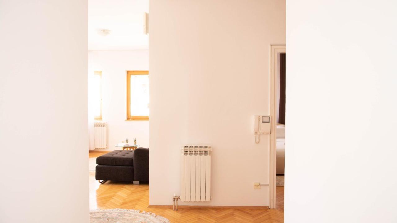 شقة Beautiful Duplex In Heart Of Old Town - Free Parking سراييفو المظهر الخارجي الصورة