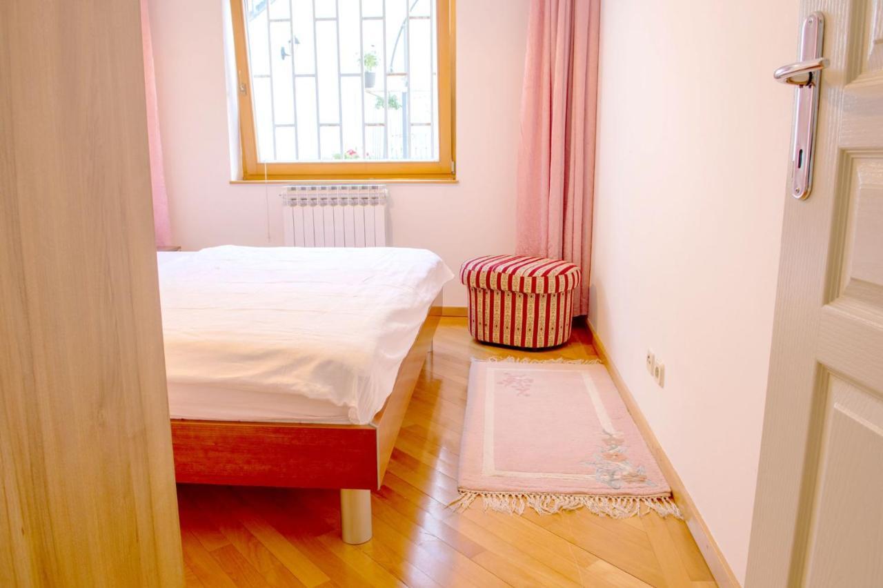 شقة Beautiful Duplex In Heart Of Old Town - Free Parking سراييفو المظهر الخارجي الصورة