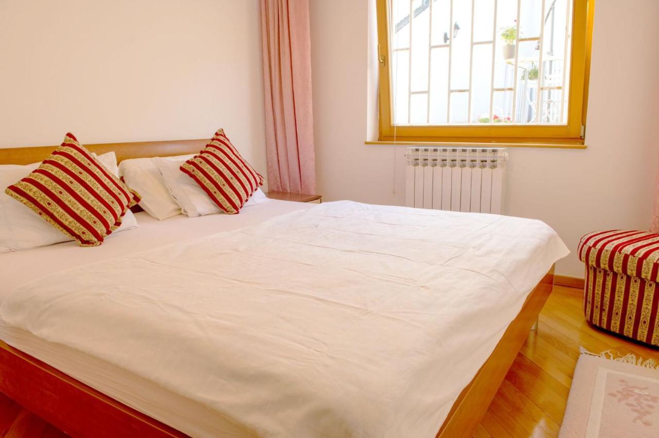 شقة Beautiful Duplex In Heart Of Old Town - Free Parking سراييفو المظهر الخارجي الصورة