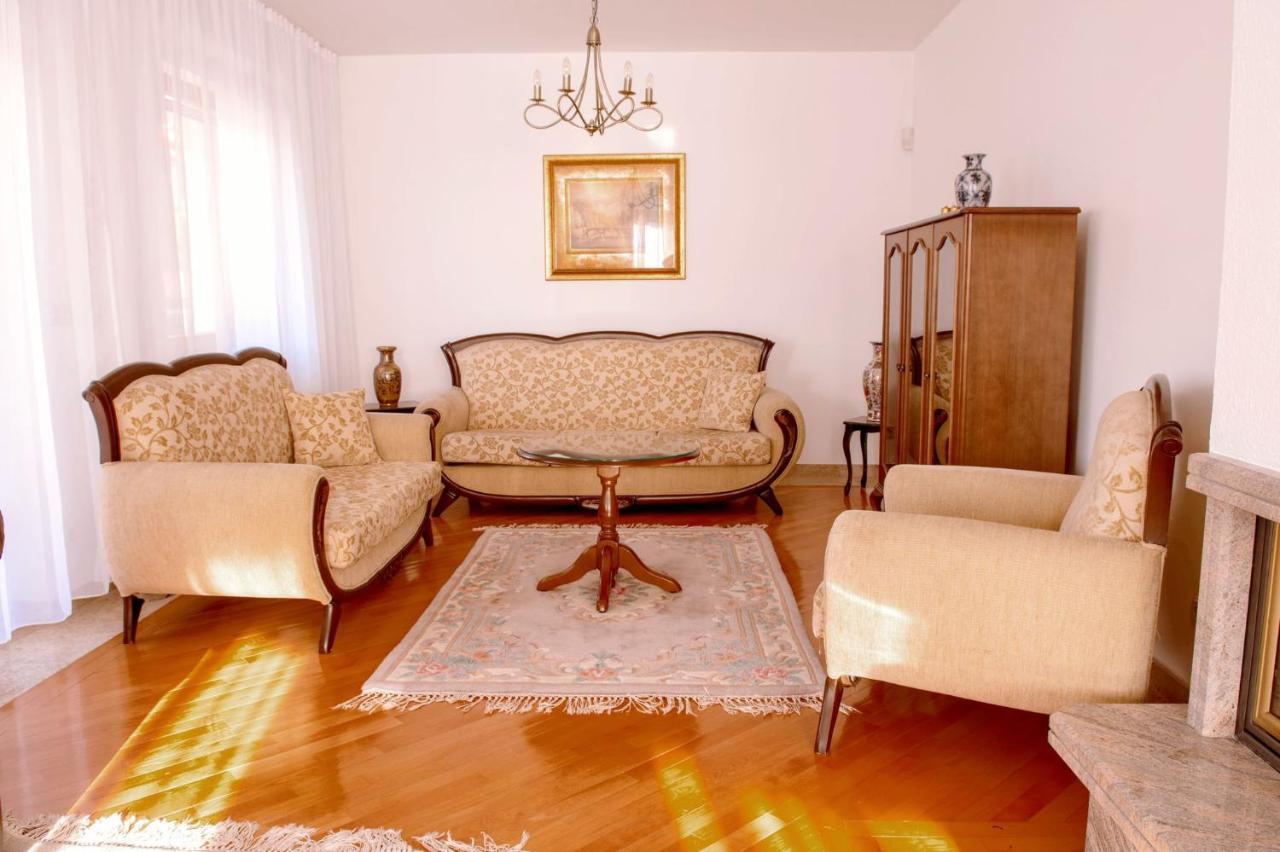 شقة Beautiful Duplex In Heart Of Old Town - Free Parking سراييفو المظهر الخارجي الصورة