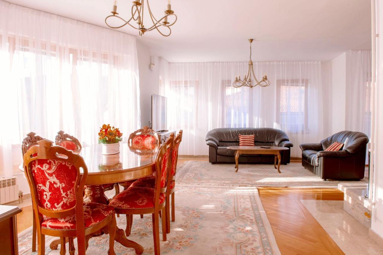 شقة Beautiful Duplex In Heart Of Old Town - Free Parking سراييفو المظهر الخارجي الصورة