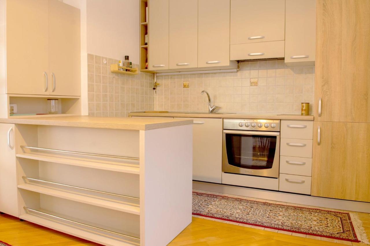 شقة Beautiful Duplex In Heart Of Old Town - Free Parking سراييفو المظهر الخارجي الصورة