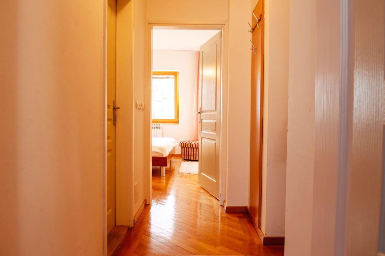 شقة Beautiful Duplex In Heart Of Old Town - Free Parking سراييفو المظهر الخارجي الصورة